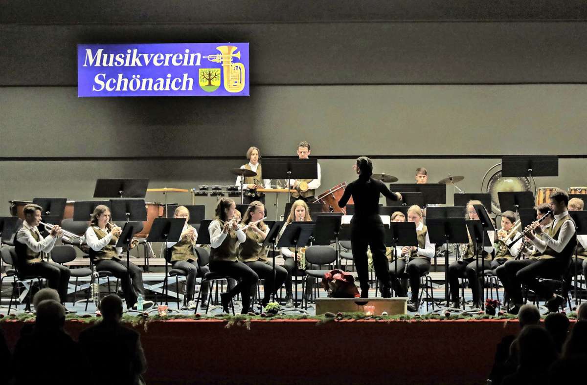 Musikverein Schönaich: Traditionelles Weihnachtskonzert begeistert Zuhörer
