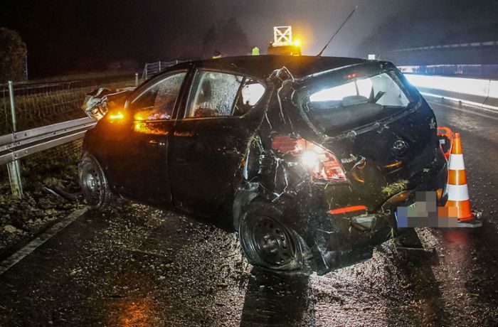 Unfall bei Renningen: 20-Jährige überschlägt sich mit Auto