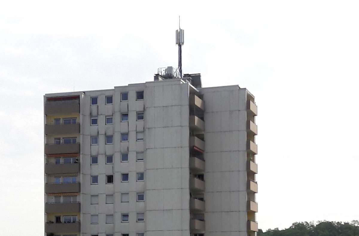 Die 5G-Antenne auf dem Hochhaus in der Amsterdamer Straße in Böblingen sorgt für Unmut bei einigen Anwohnern Foto: privat