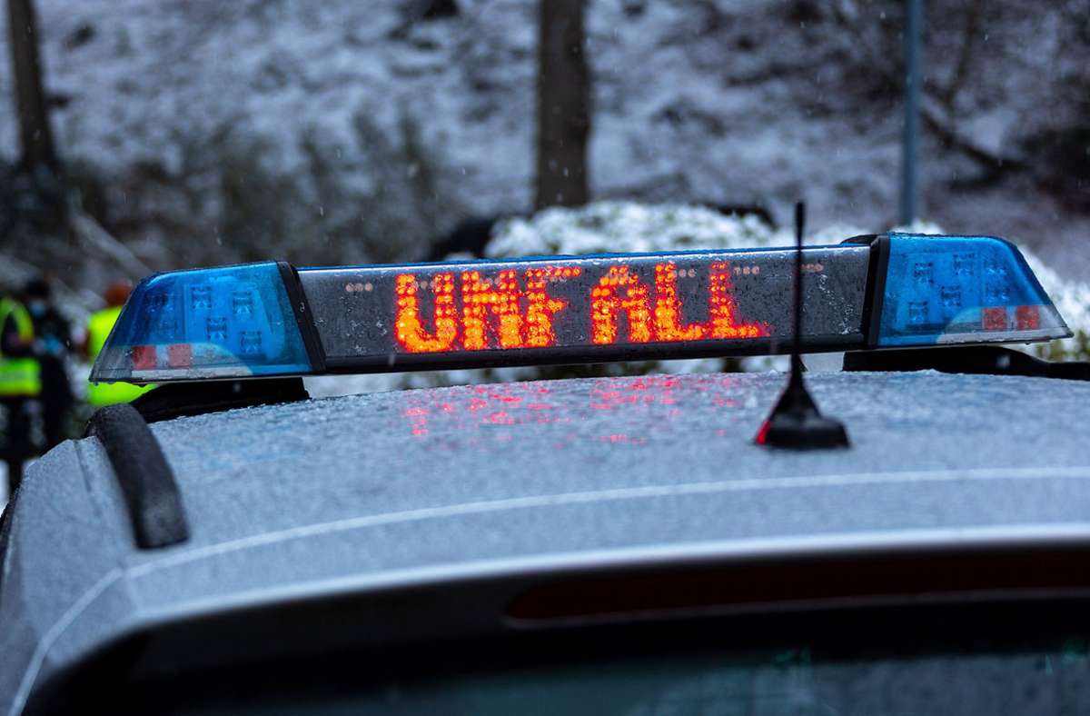 Baden-Württemberg: Schnee und Glätte bremsen Autofahrer aus