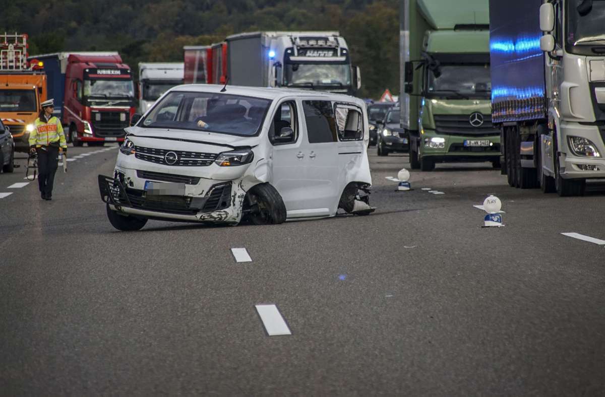 Unfall bei Heimsheim: A8 in Richtung Stuttgart zeitweise voll gesperrt