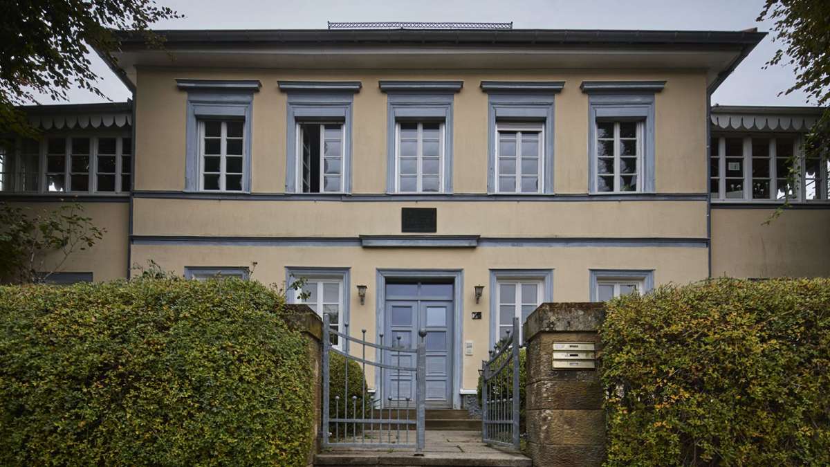Die 1833 erbaute Villa Reinfelder  wurde zeitweise als Kurhaus genutzt. Hier schrieb Hermann Kurz seinen Roman „Schillers Heimatjahre“.