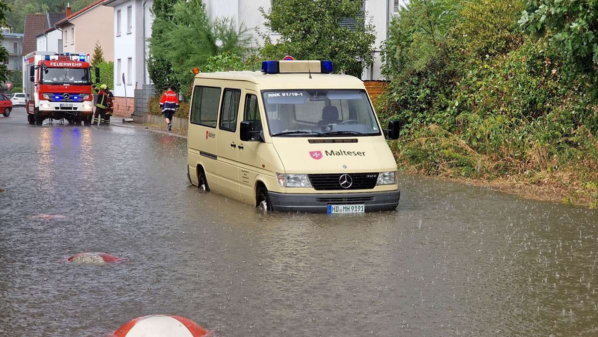 Rhein-Neckar-Region und Ortenaukreis: Unwetter sorgen für überschwemmte Straßen