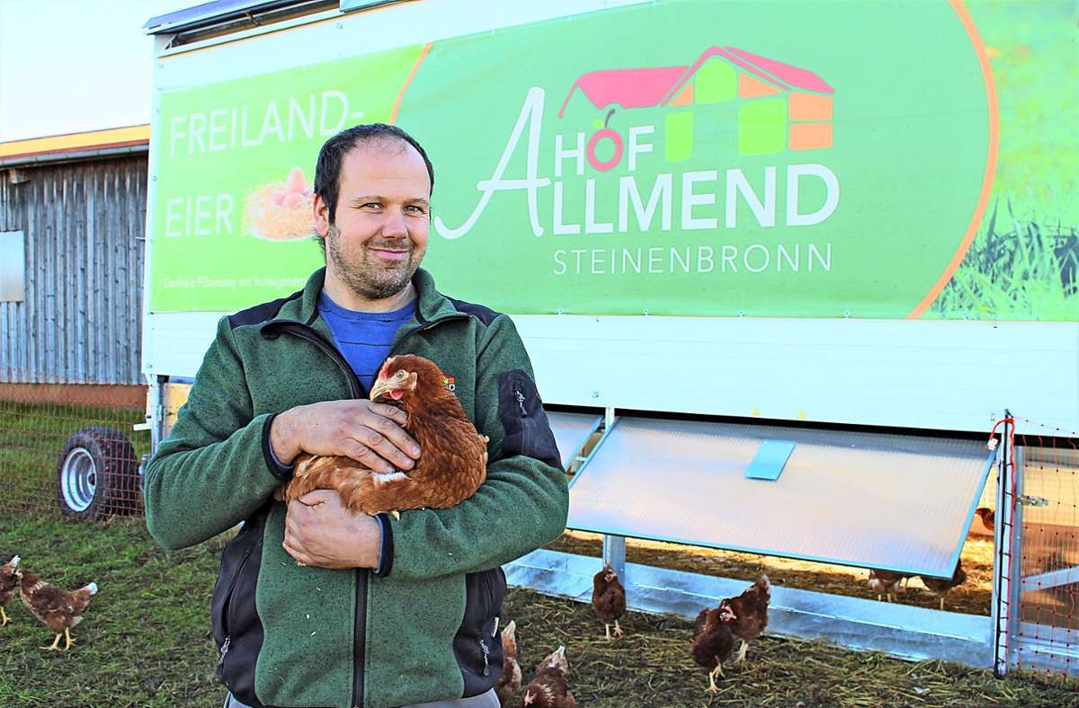 Digitalisierung in der  Landwirtschaft: Die Hennen fahren ihrem Futter hinterher