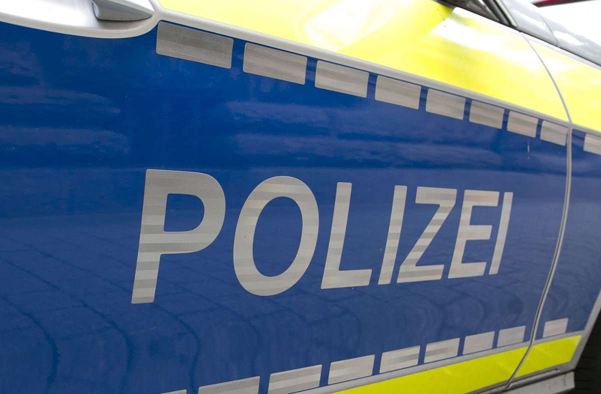 K 1009 bei Warmbronn: 32-jähriger BMW-Fahrer verursacht alkoholisiert Unfall