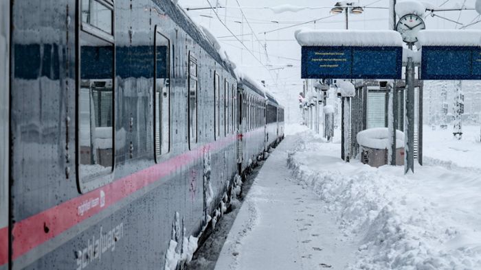 Wintereinbruch in Süddeutschland: Starke Beeinträchtigungen bei der Bahn bis Montag