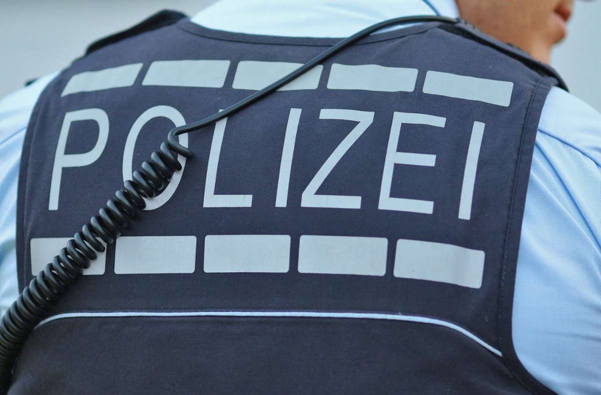 Vorfall im Zug in Plochingen: Jugendlicher schlägt Mann ins Gesicht