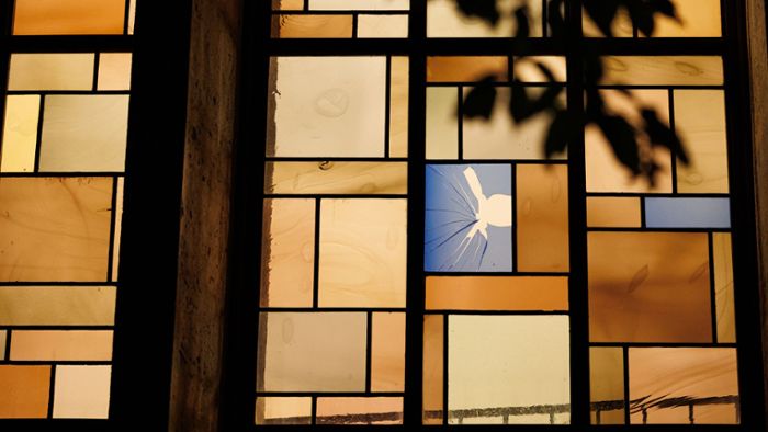 Unbekannter wirft Stein durch Fenster von Synagoge