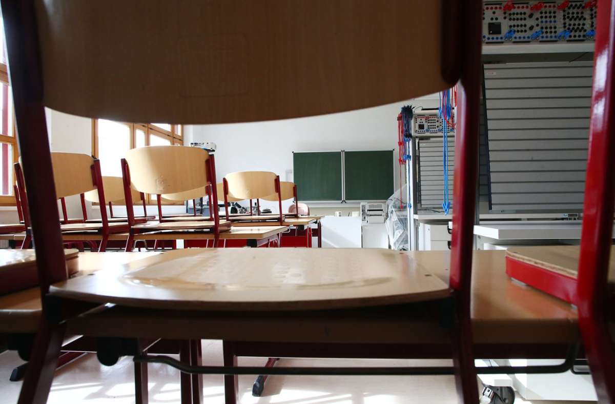 Schulschließungen in Baden-Württemberg: Erstmals seit Sommer drei  Schulen zu