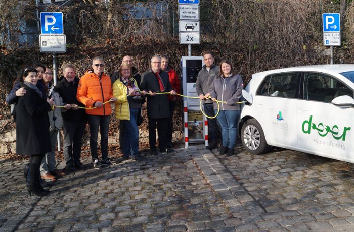 Deer GmbH baut Infrastruktur aus: Vier weitere E-Ladesäulen in Aidlingen beschlossen