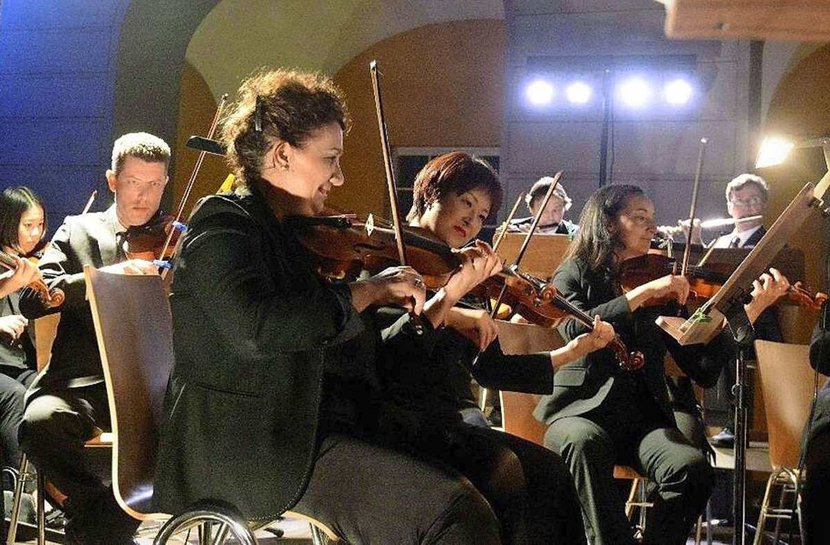 „Wiener Klassik“ in Stuttgart: Leiterin an der Spitze der  Klassischen Philharmonie Bonn