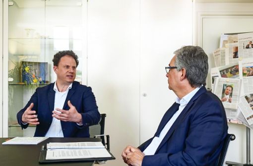 In der Diskussion über ein heikles Thema: Ludwigsburgs OB Matthias Knecht und Landrat Dietmar Allgaier. Foto: Simon Granville