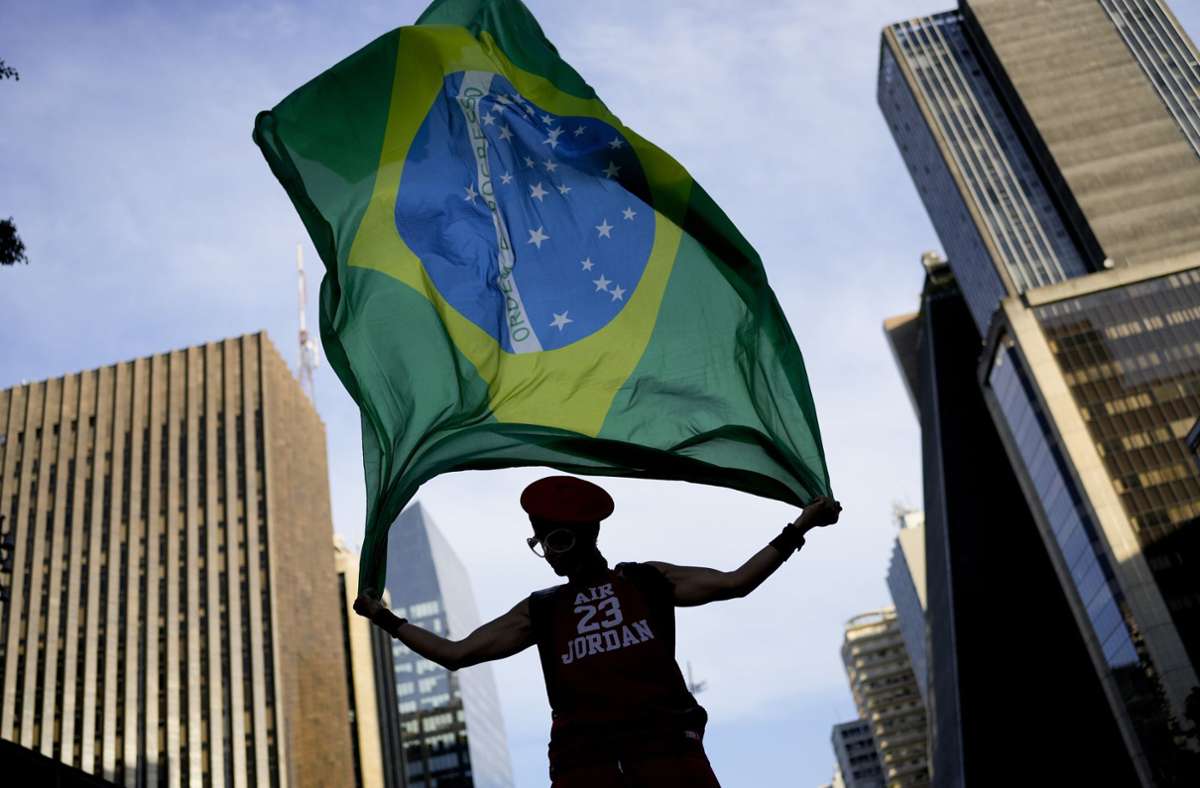 Wahl in Brasilien: Kopf-an-Kopf-Rennen zwischen Lula und Bolsonaro