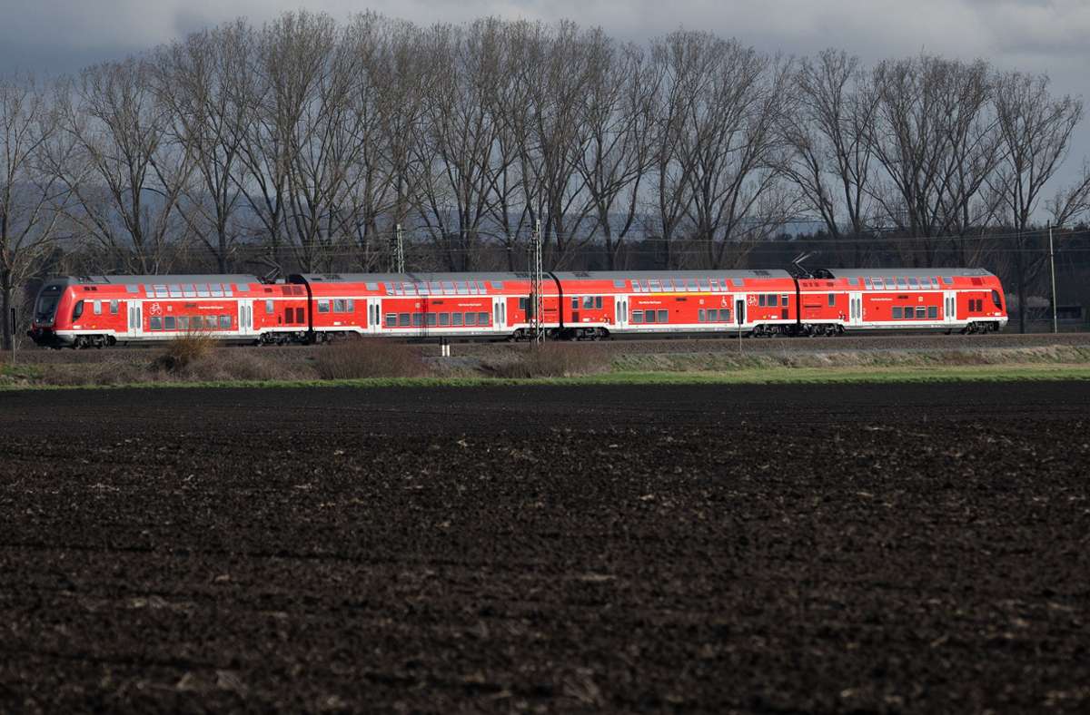 Zwischen Mannheim und Frankfurt: Bahn richtet für Riedbahnsanierung Ersatzverkehr mit 150 Bussen ein
