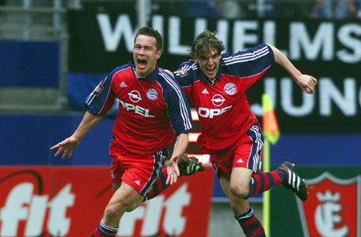 Das Tor in der Nachspielzeit von Patrik Andersson am 34. Spieltag der Saison 2000/01 sorgte für den Titel für die Bayern und die berühmte 5-Minuten-Meisterschaft von Schalke 04. Foto: imago images/Pressefoto Baumann/imago sportfotodienst
