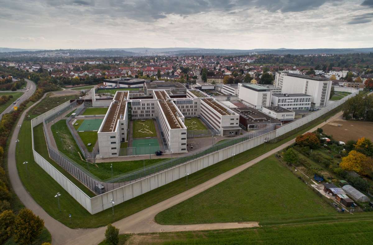 Bis es so weit ist, wird in bestehenden Justizvollzugsanstalten Platz geschaffen – wie hier in Stuttgart-Stammheim.