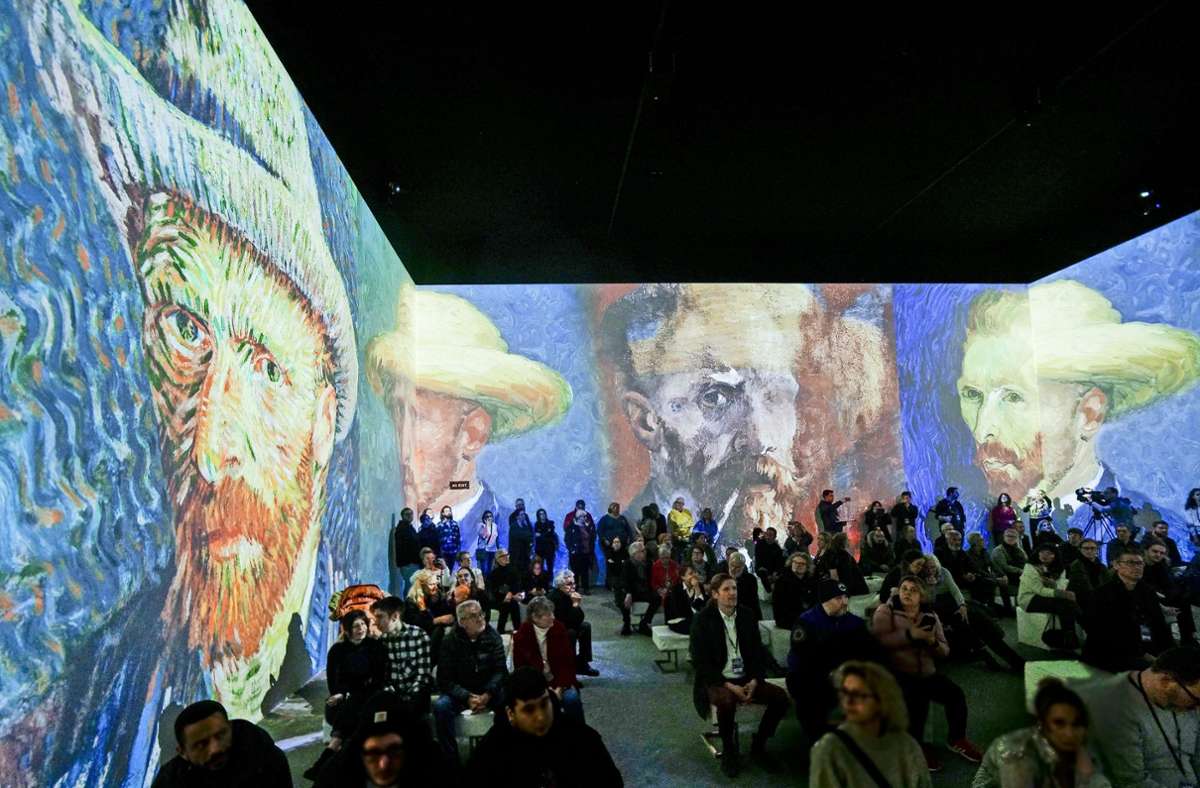 Ludwigsburg im Van-Gogh-Panoptikum: die multimediale  Ausstellung hat schon am Eröffnungstag jede Menge Publikum angezogen. Foto: Simon Granville