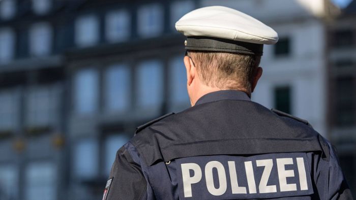 Konstanz: Betrunkener beißt Polizisten nach Streit im Gasthaus ins Bein