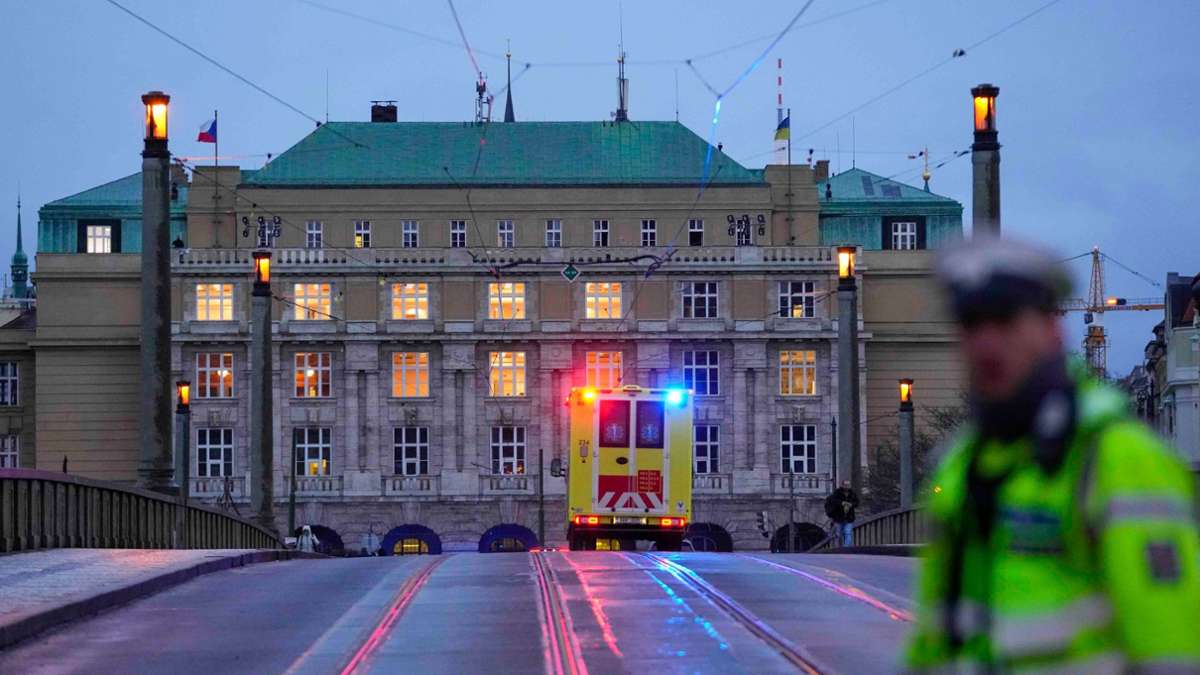 Schusswaffenattacke: Nach Amoklauf in Prag: Untersuchung sieht keine Fehler bei Polizei