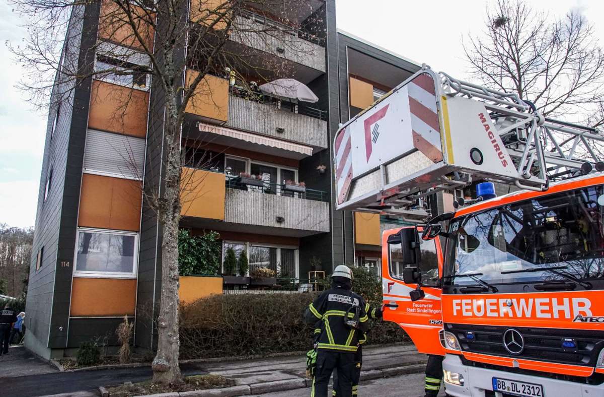 Feuerwehreinsatz in Sindelfingen: Balkon gerät in Brand