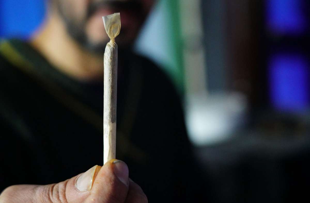 Steigende Fallzahlen: AOK: Cannabis-Missbrauch im Kreis nimmt zu