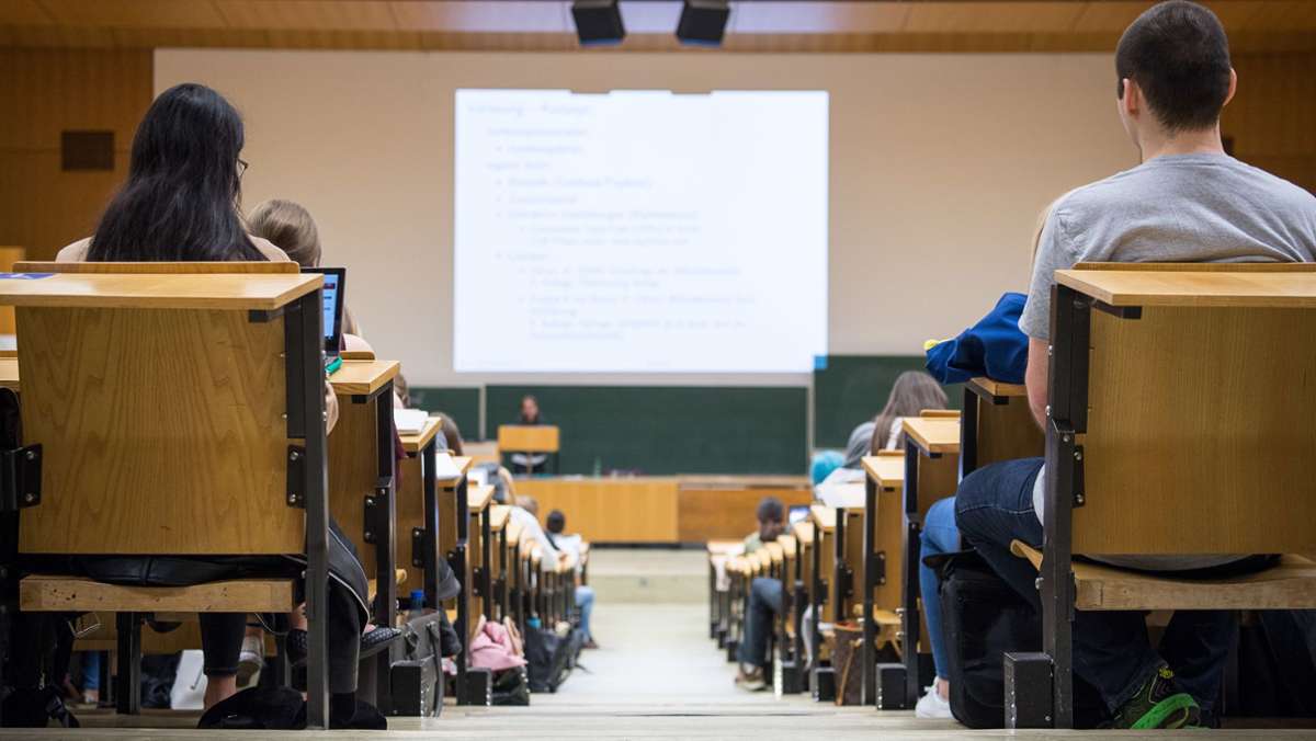 Studierende in Deutschland: Zahl  erstmals seit 15 Jahren  zurückgegangen