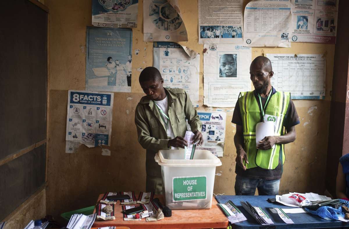 Wahl in Nigeria: Nigeria hat unter schwierigen Bedingungen gewählt