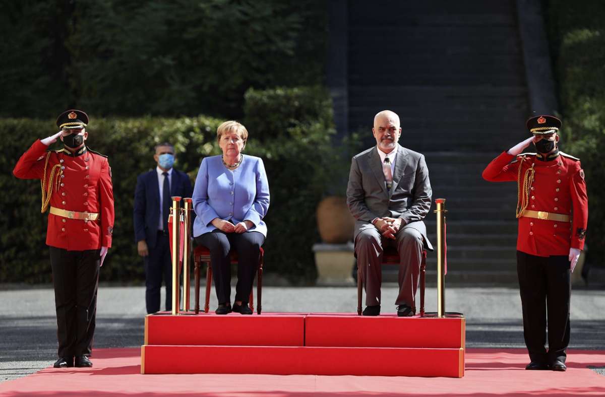Letzte Balkanreise der Kanzlerin: Lobeshymnen und herbe Kritik an Merkels Politik
