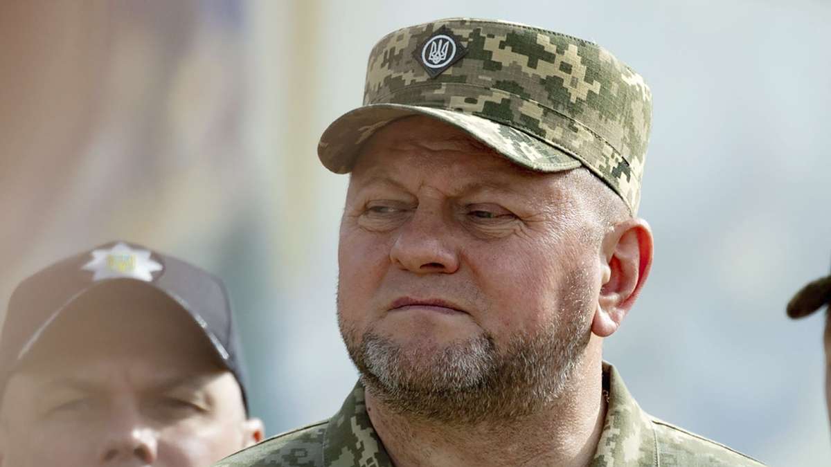 Ukraine: Selenskyj macht sich den Strategen zum  Gegner