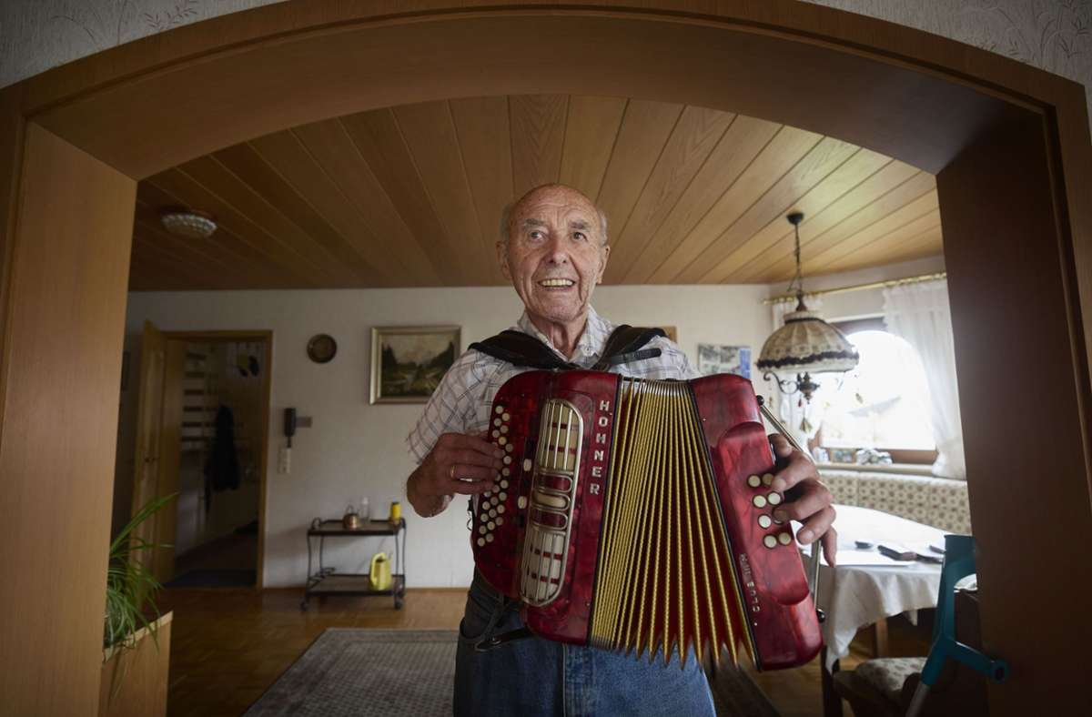 Der  94-jährige Willi Fischer aus Hohenlohe: Hohner und Horex