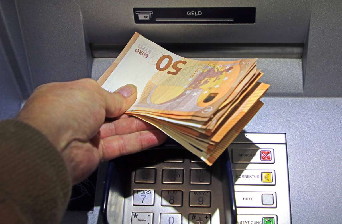 An manchen Geldautomaten dürfte in den nächsten Tagen das Geld ausgehen (Symbolbild). Foto: IMAGO/Gottfried Czepluch/IMAGO/Gottfried Czepluch
