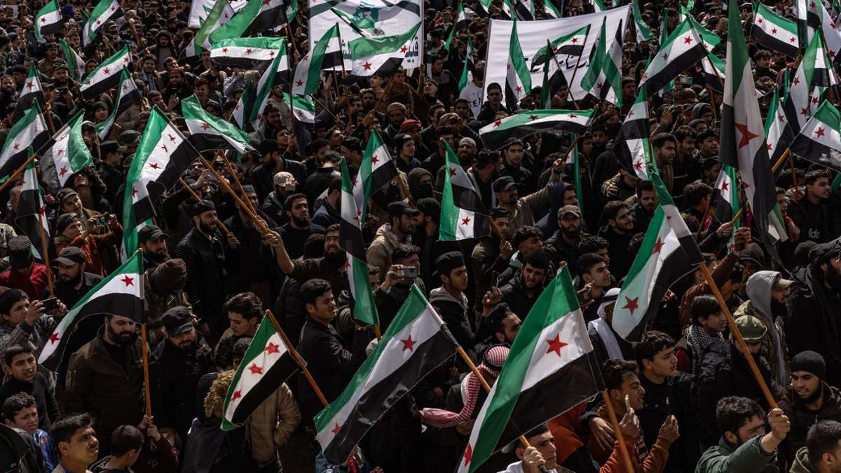 Demonstration: 13 Jahre Krieg in Syrien: Tausende demonstrieren gegen Assad