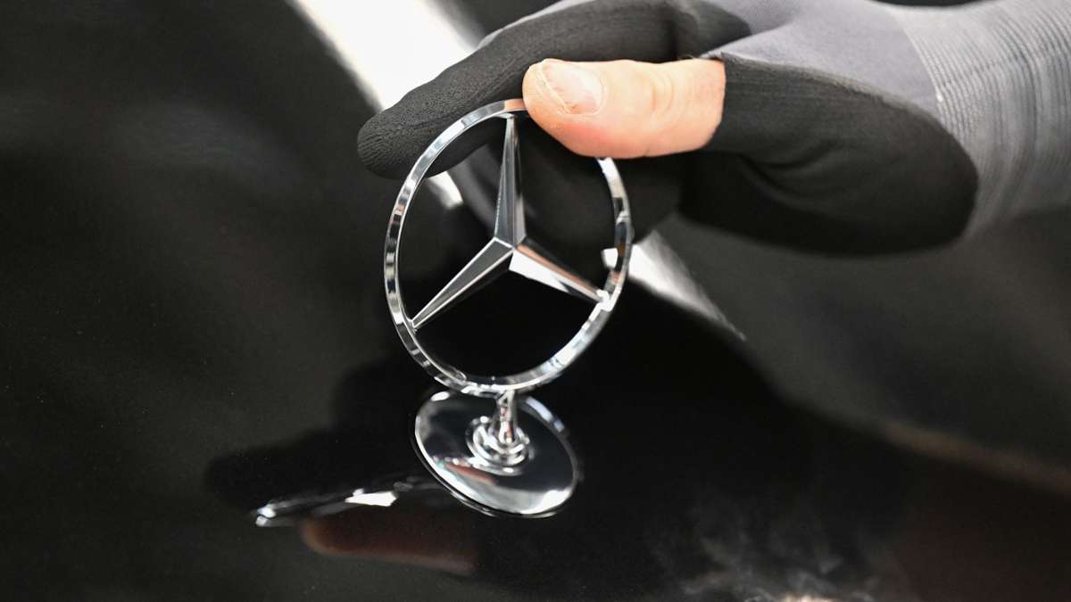 Autobauer: Mercedes-Benz verkauft weniger Autos