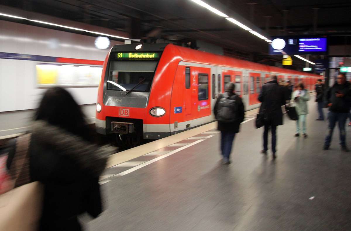 Hauptbahnhof München: Mann soll Frau aufs Gleis gestoßen haben