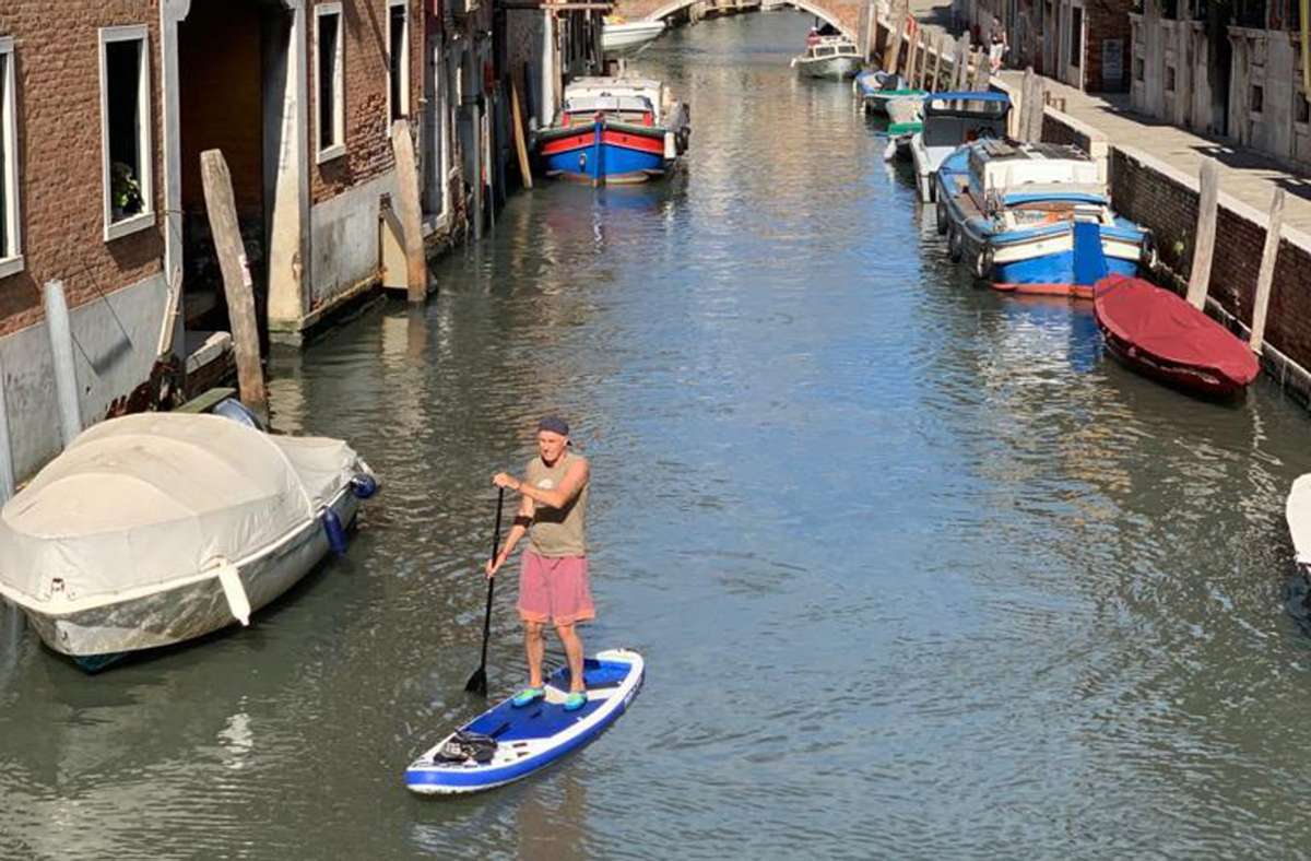 Harald Kümmel wurde auf seinem Stand-Up-Paddle-Board schon bald selbst zum beliebten Fotomotiv. Foto: privat