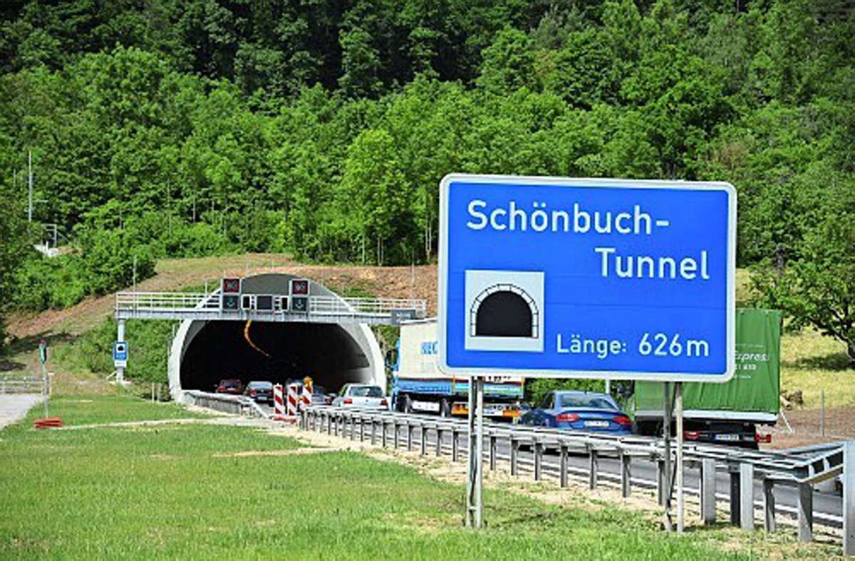 Verkehrsbehinderungen ab Montagabend: Schönbuchtunnel  nachts mehrfach gesperrt