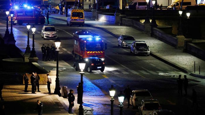Polizist schießt auf Fahrzeug in Paris - zwei Tote