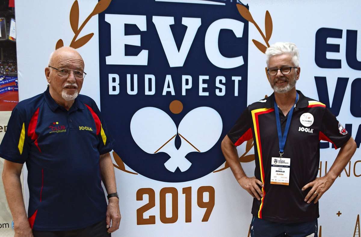 Sehnsucht nach internationalen Turnier-Highlights: Horst Grünewald (li.) und Gerd Arnold sind gerne bei Höhepunkten, wie hier bei der EM 2019 in Budapest, dabei. Foto: Archiv