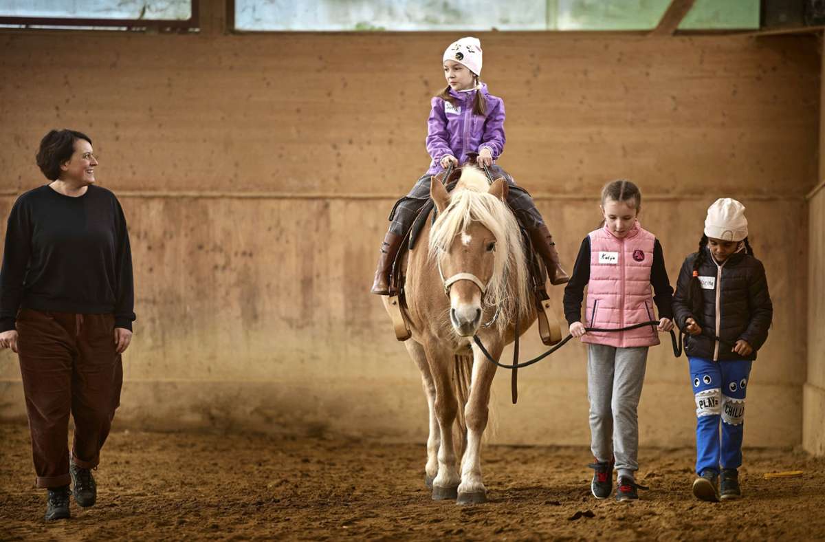Geflüchtete in Kernen: Echte Glücksgefühle auf dem Pferderücken