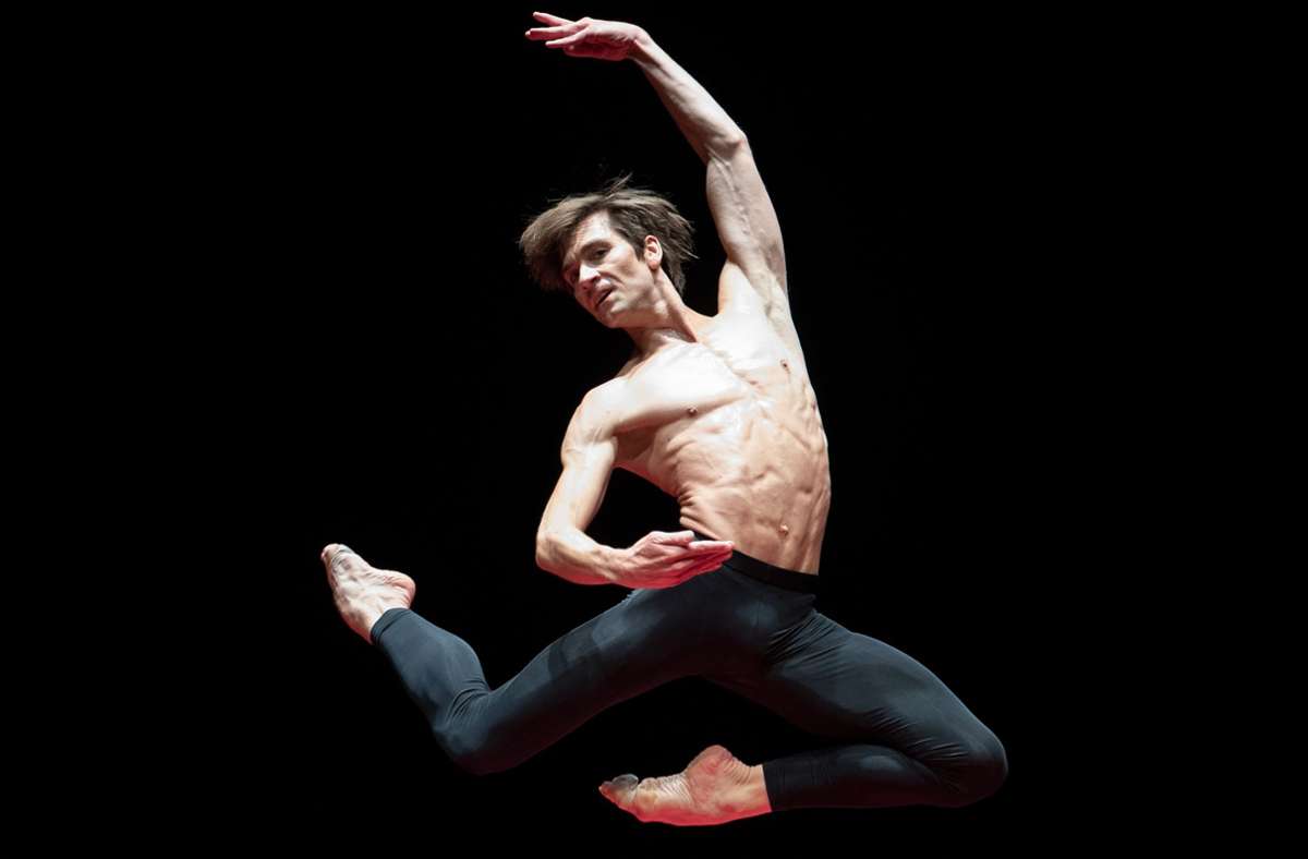 Friedemann Vogel erzählt in „Bolero“ auch von der Sehnsucht des Tänzers nach der Bühne. Béjarts Tanzhit ist Teil des  neuen Stuttgarter Ballettabends „Höhepunkte“.