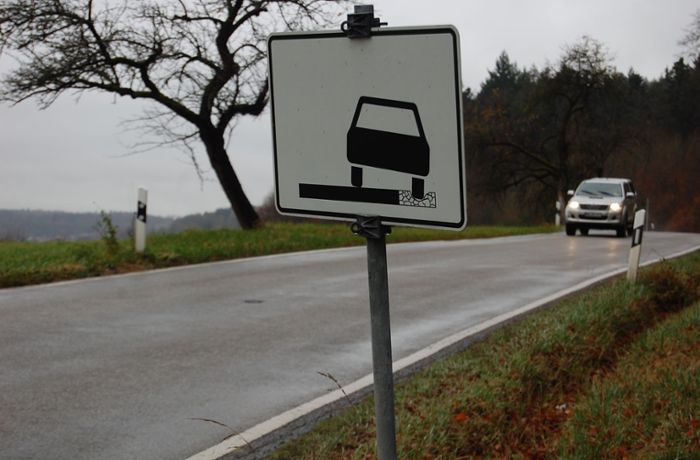 Ampel und Tempo 30 zwischen Aidlingen und Dätzingen: Fahrbahndecke wird ausgebessert