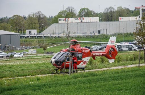 Ein Rettungshubschrauber brachte den Fahrer in ein Krankenhaus. Foto: SDMG//Dettenmeyer