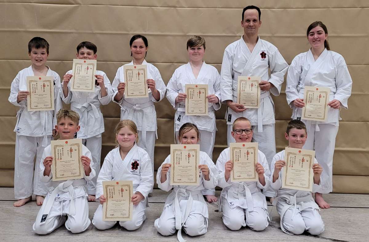 Karate: Erfolgreiche Prüflinge bei Dojo Jiriki Gäufelden