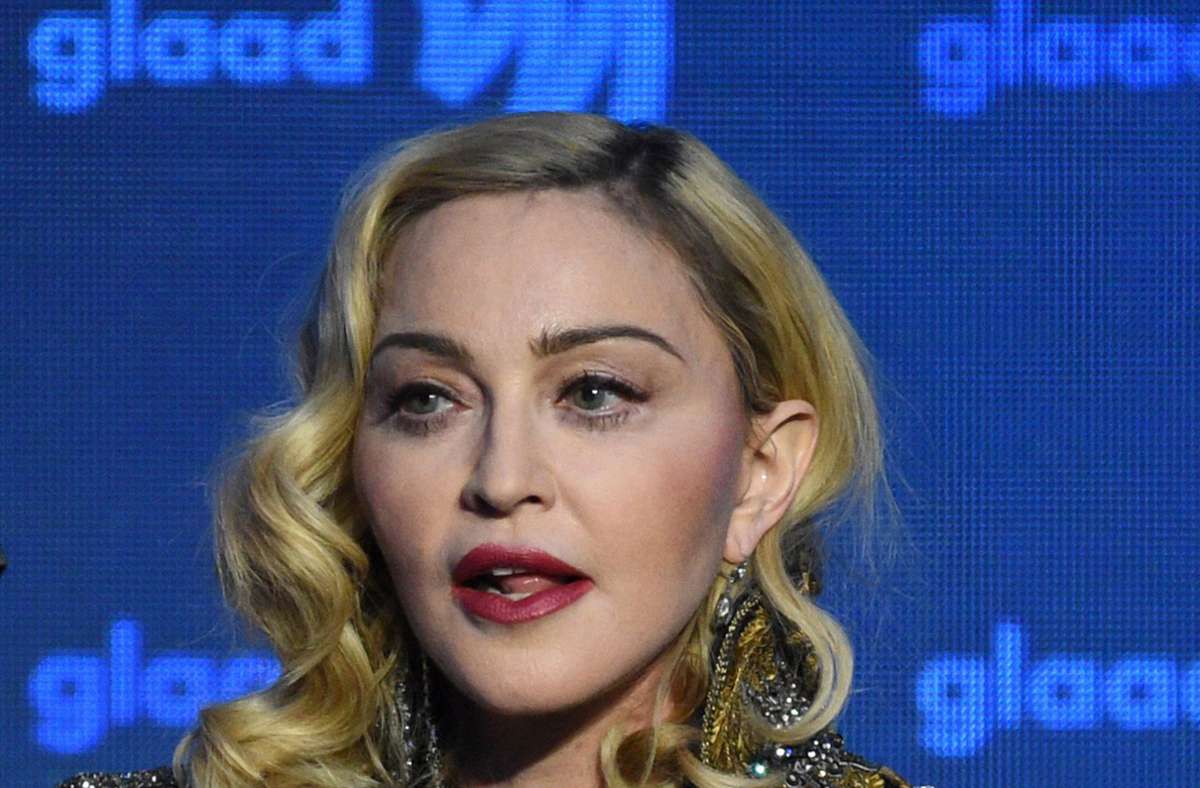 Madonna: Pop-Ikone lässt sich „Maman“-Tattoo stechen