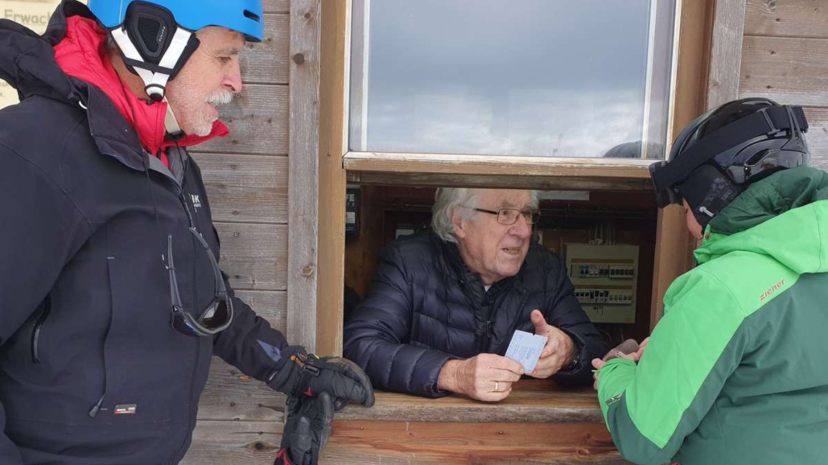 Beginn der Skisaison auf der Schwäbischen Alb: Ein Rentner trotzt mit seinem Lift dem Klimawandel
