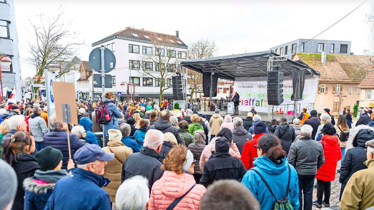 Demo gegen Rechtsextremismus in Sindelfingen: 1000 Menschen setzen in Sindelfingen ein Zeichen für Vielfalt