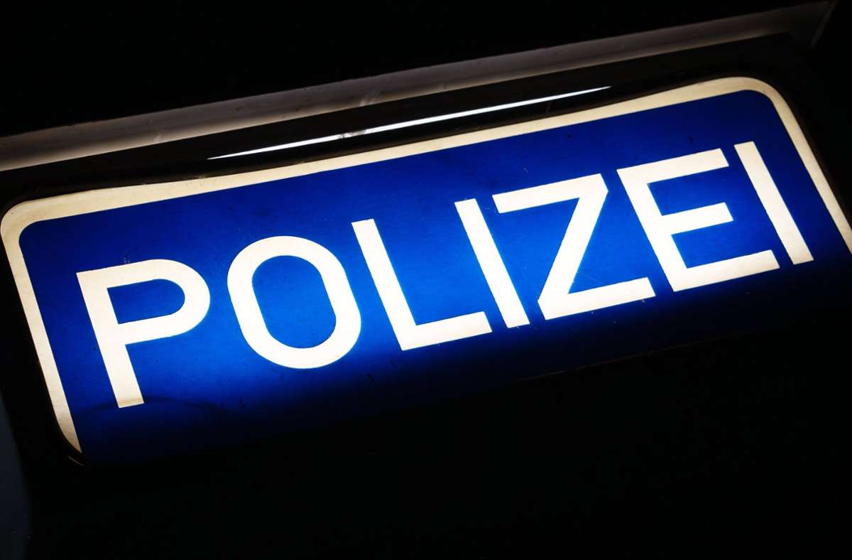 Unfall zwischen Groß- und Kleinbottwar: Porsche landet im Rübenfeld