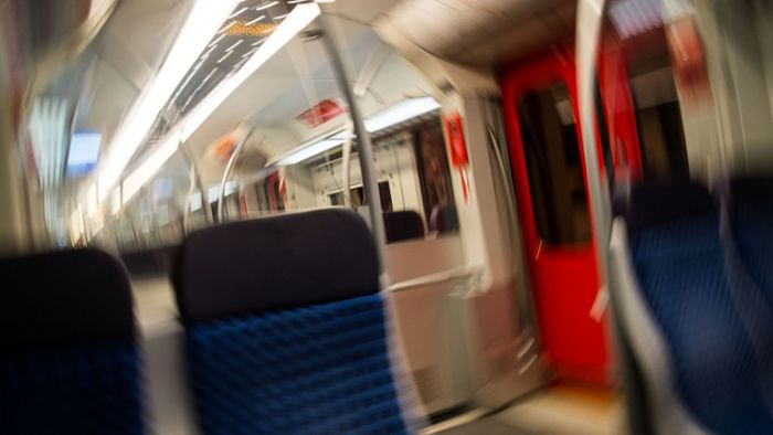 16-Jährige in S-Bahn sexuell belästigt – Zeugen gesucht