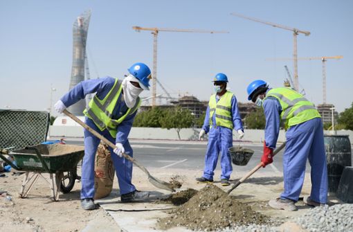 Ein Bauarbeiter ist während der WM tödlich verunglückt. (Symbolbild) Foto: dpa/Andreas Gebert