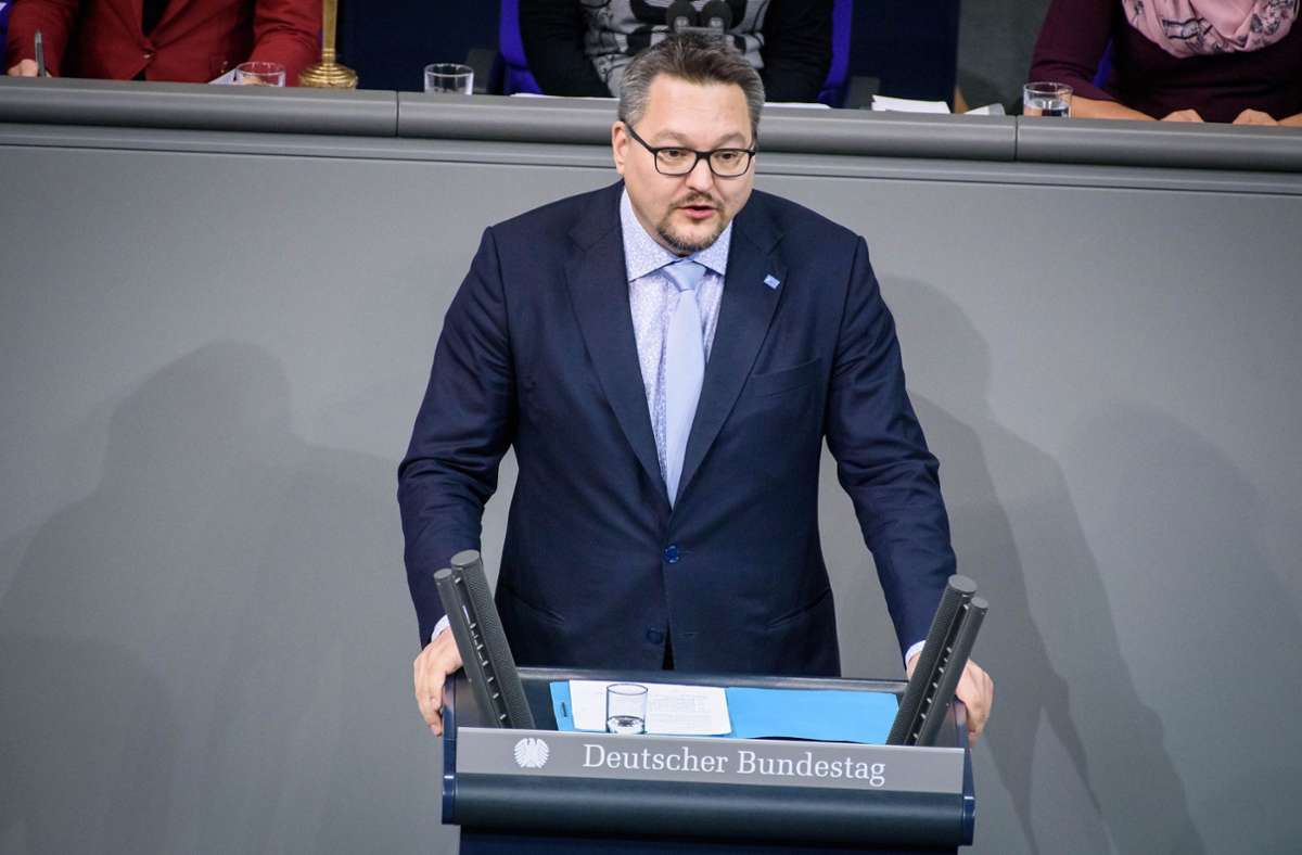 Eklat im Bundestag: AfD-Abgeordneter Stefan  Keuter  vergleicht Merkel indirekt mit Hitler
